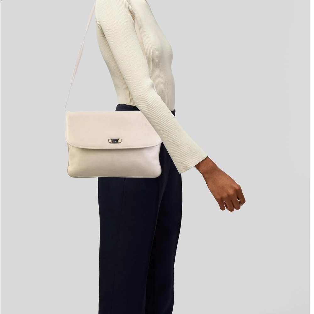 SALVATORE FERRAGAMO White Leather Crossbody Bag